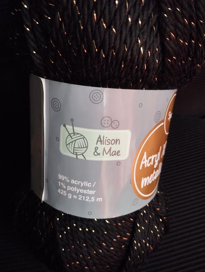 * 1 pelote noire Extra Large Metallic par Alison & Mae - photo numéro 3