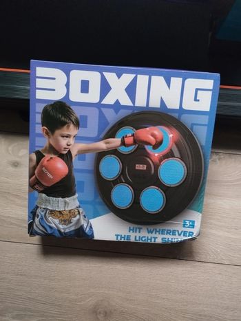 Boxe a fixé lumineux et musicale