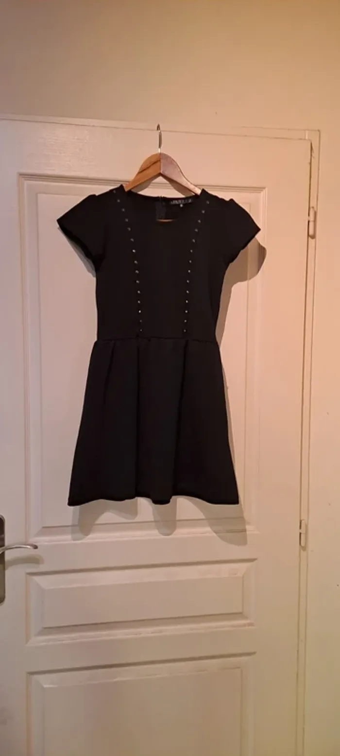 Robe hiver noire manches courtes - Marque Caprice de fille - Taille 10 ans - Très bon état. - photo numéro 4