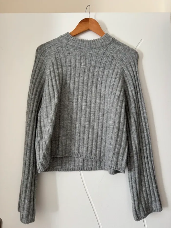 Pull côtelé gris H&M – coupe courte - photo numéro 2