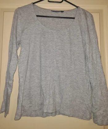 Haut gris