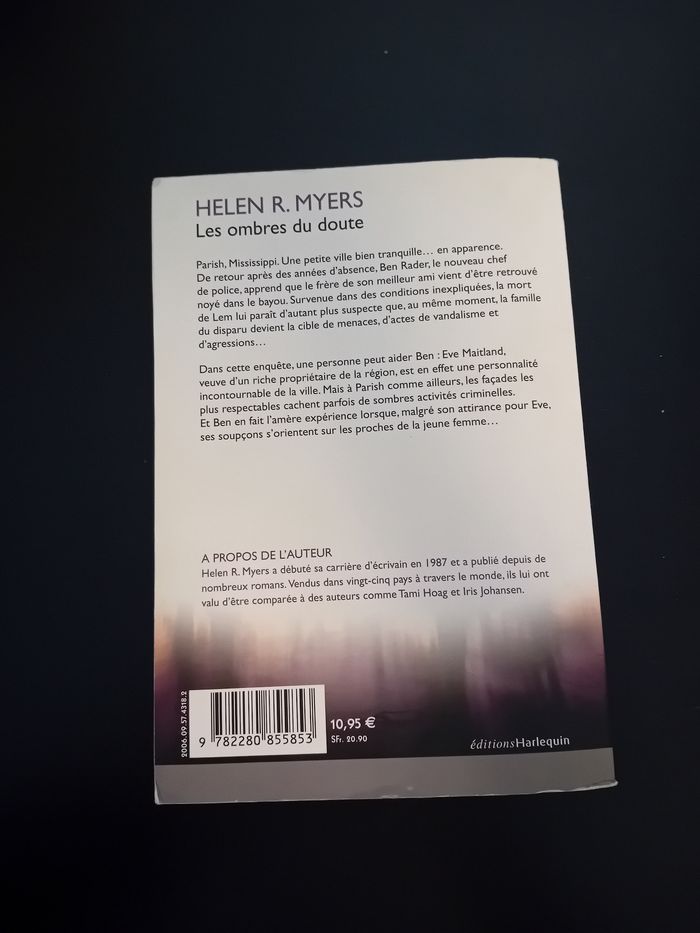 Livre "Les ombres du doute" - photo numéro 2