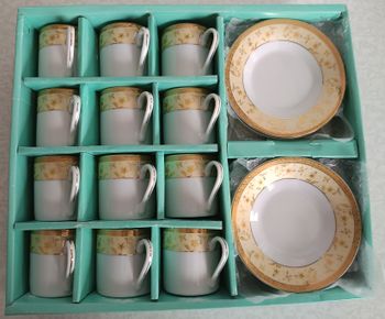 lot de 12 tasses et sous tasses café service Vintage Porcelaine fine