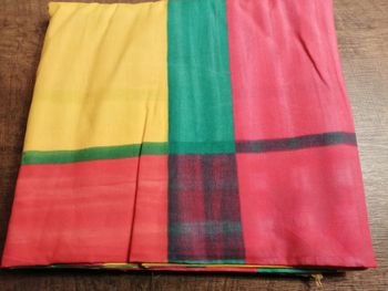 tissu coloré à carreaux