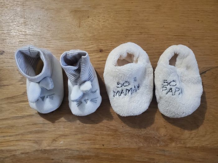Lot de deux paires de chaussons tout doux 1 mois