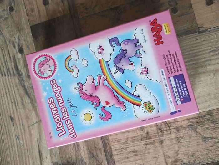 Jeu haba licornes dans les nuages