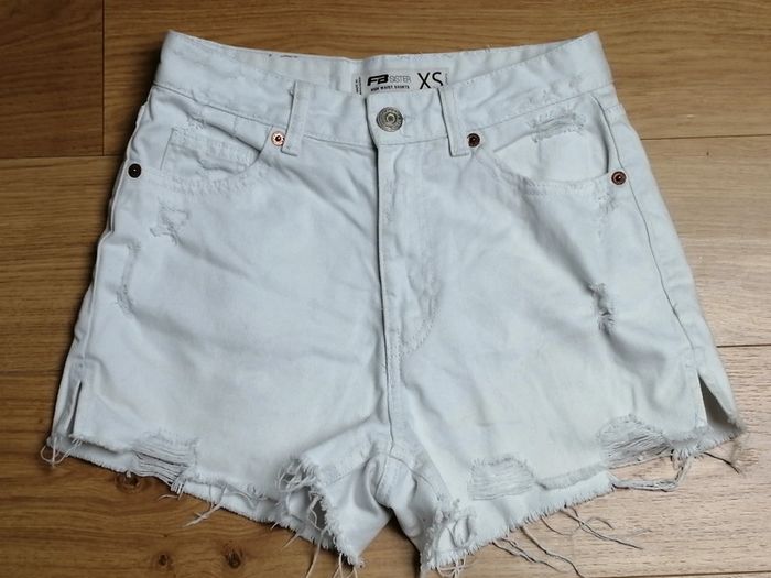 Short Blanc taille XS - photo numéro 2