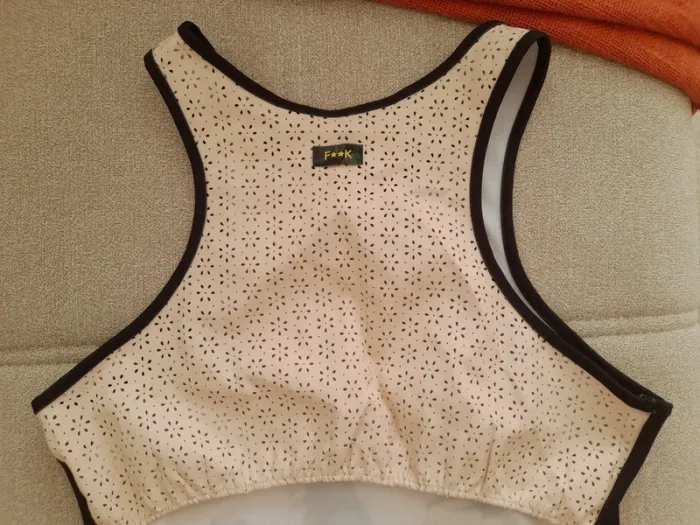 Robe courte moulante et dos nu - photo numéro 5