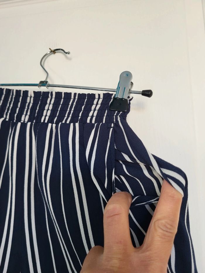 Short h&m à rayures 8 ans - photo numéro 2