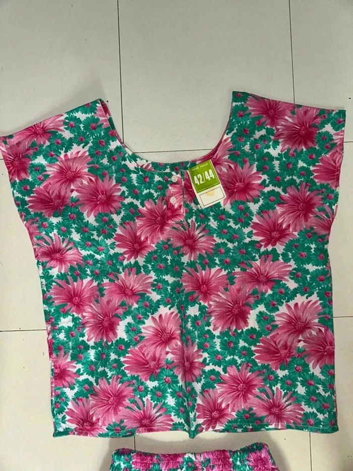 Ensemble femme été fleuris T38/40 et T42/44 neuf - photo numéro 2
