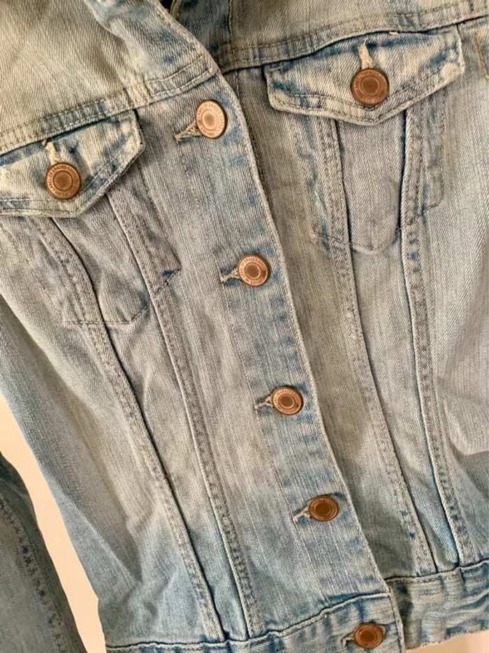 🟦 Veste en jean clair H&M – Taille 34 (XS) - photo numéro 2