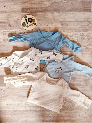 Lot de 4 body - taille 1 mois