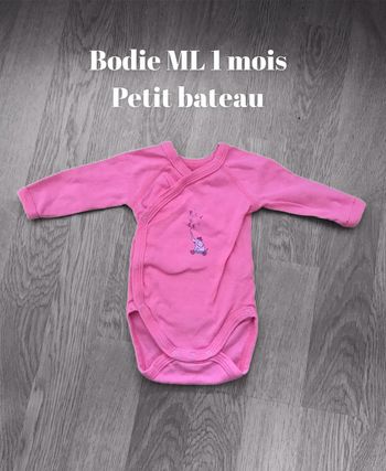 Bodie 1 mois petit bateau