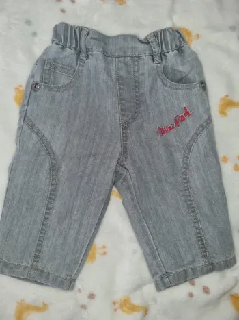Jean taille 6 mois