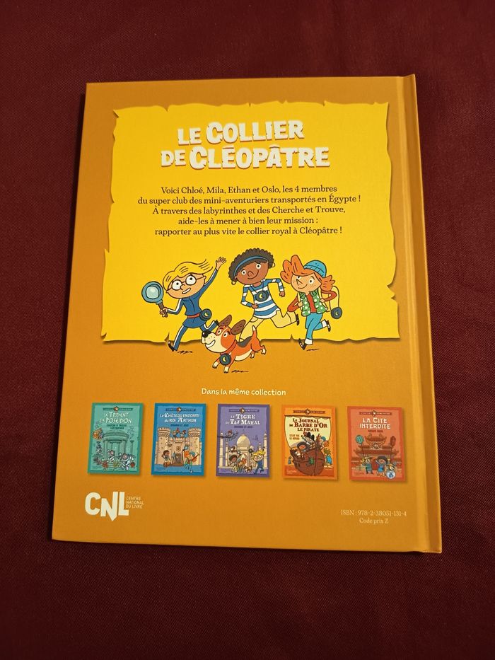 Livre hachette " le collier de Cléopâtre" - photo numéro 2