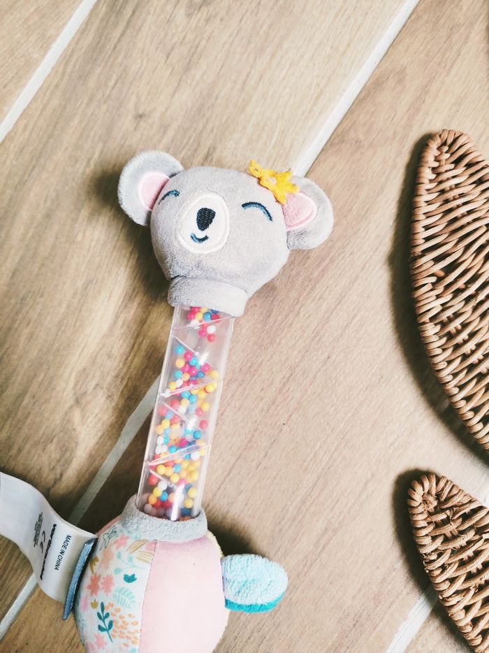 🐨Bâton de pluie /hochet sensoriel Koala tissu-peluche et plastique marque Vertbaudet - photo numéro 3