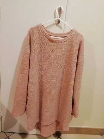Pull rose à paillettes