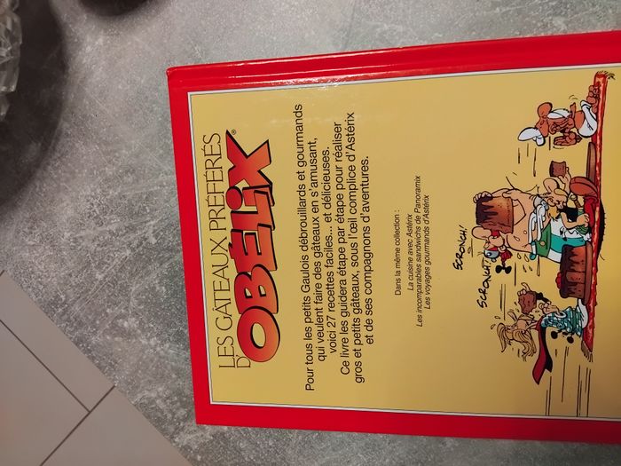 Très Rare Livre cartonné BD Neuf LES GATEAUX PREFERES d'OBELIX