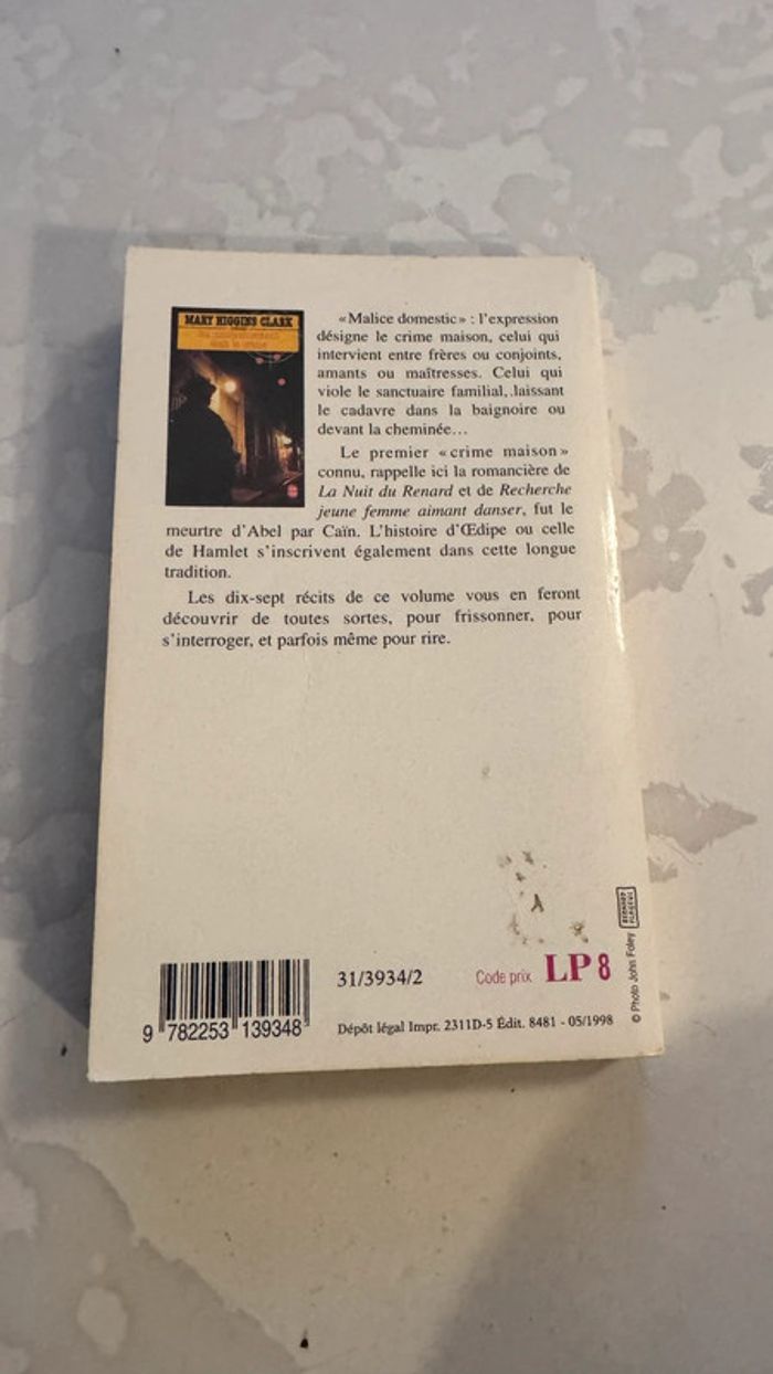 Thriller captivant – Au commencement était le crime par Mary Higgins Clark - photo numéro 2