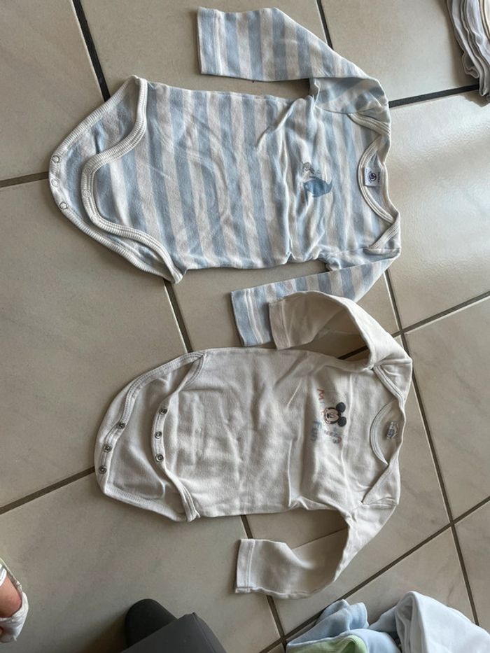 Lot vêtements de bébé 18 mois 24 mois - photo numéro 2