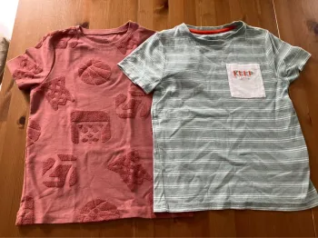 Lot 2 tshirts 10 ans