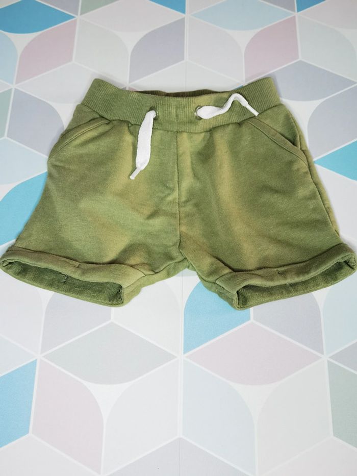D2387 - short garçon 3 mois