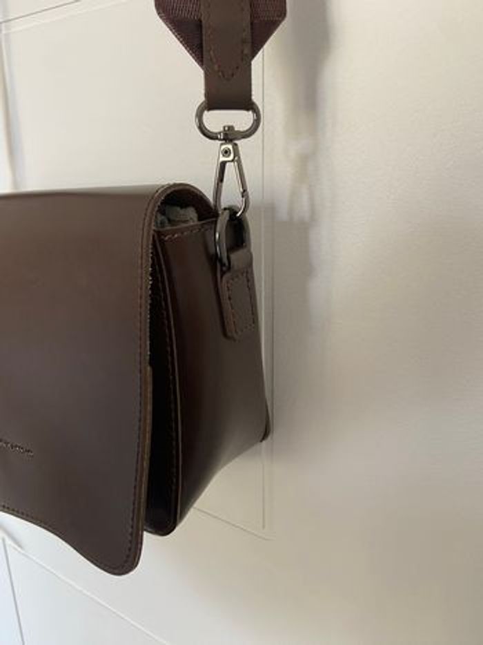 Sac bandoulière Claudia Canova – chocolat marron, très bon état - photo numéro 9