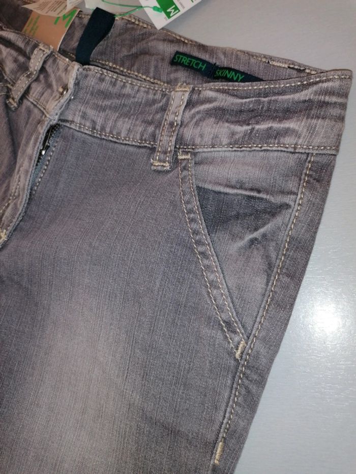 Jeans court gris 8ans 130cm neuf - photo numéro 3