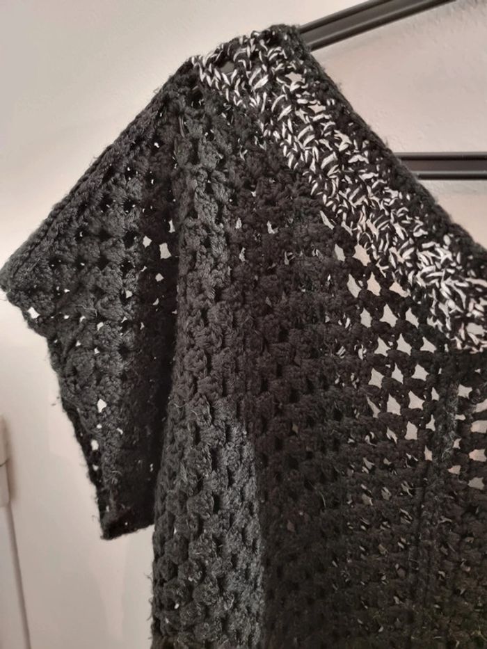 Haut au crochet noir et blanc - photo numéro 7