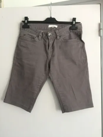 Bermuda gris T.36 La halle