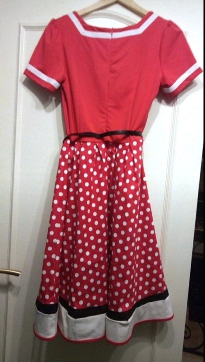 Robe pin-up rouge noire blanche - photo numéro 3