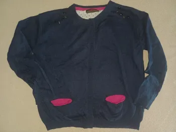 Magnifique gilet à pressions 6 ans fille