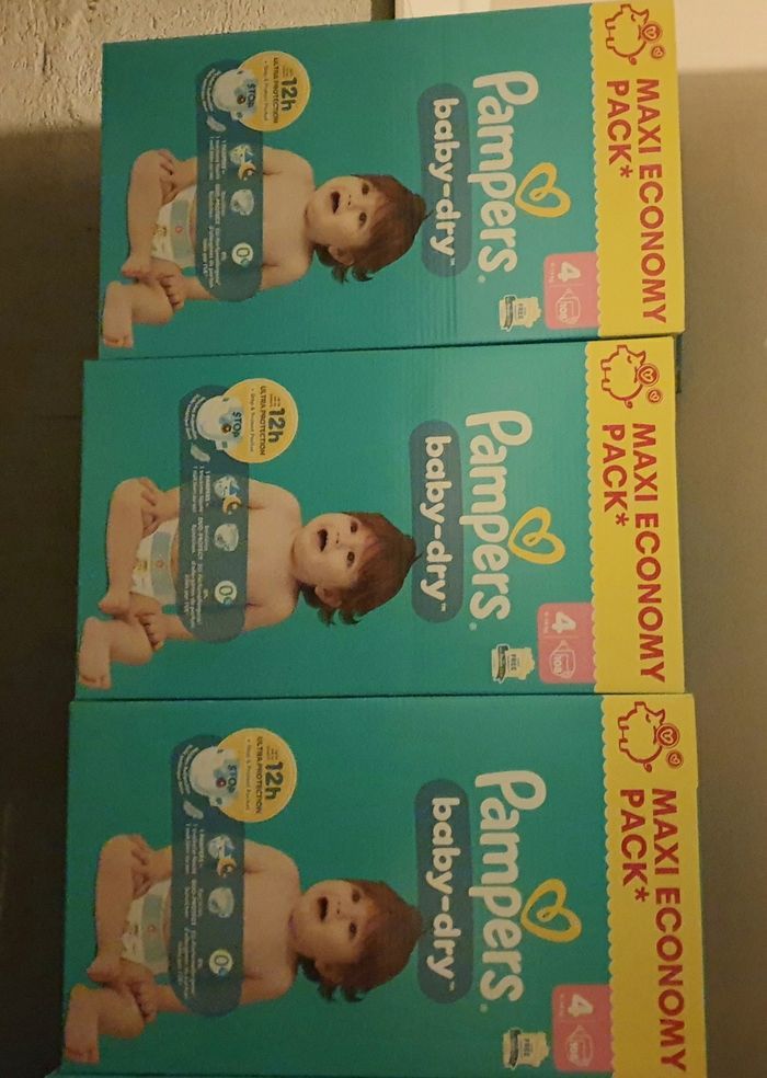 Lot de 3 cartons pampers taille 4