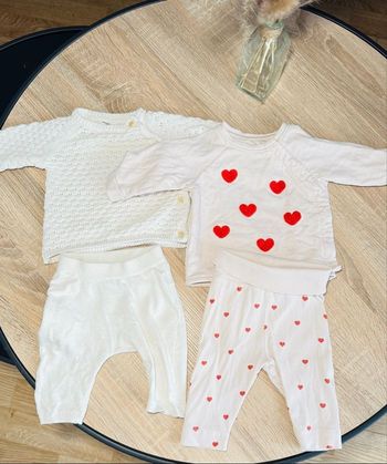Lot 2 ensembles bébé fille – maille + cœurs 