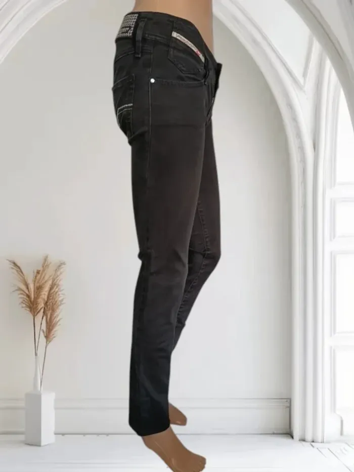 Jean Diesel modéle matic ,coupe straight fit ,taille basse ,stretch - photo numéro 2