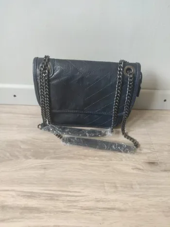 Sac à main neuf avec chaînes