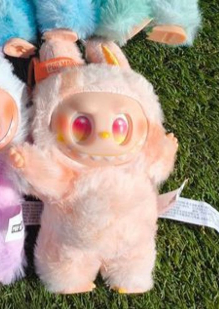 Peluche labubu orange