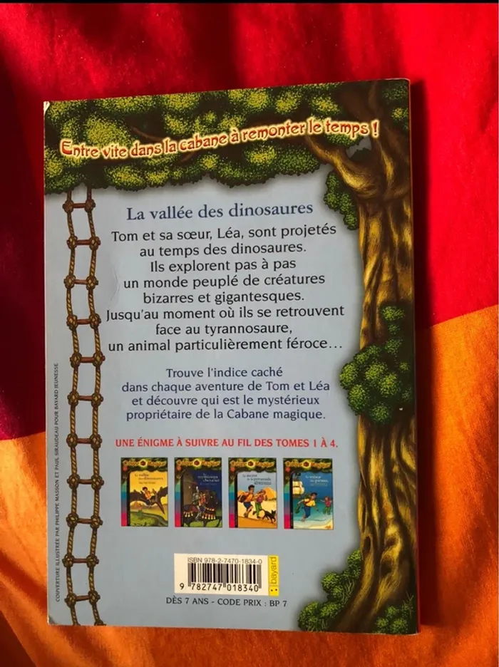 Livre La Vallée des dinosaures - photo numéro 2