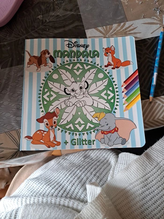 Cahier de Coloriage mandala disney