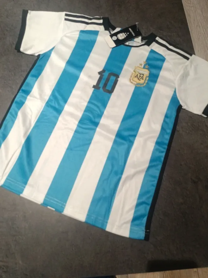 Tenue foot Léo Messi argentine. T.26 - photo numéro 2