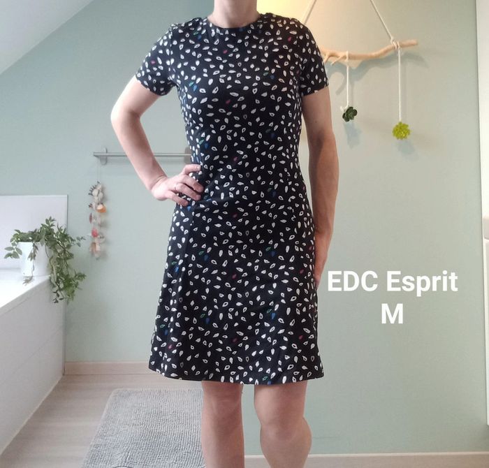 Jolie robe EDC by Esprit talle M