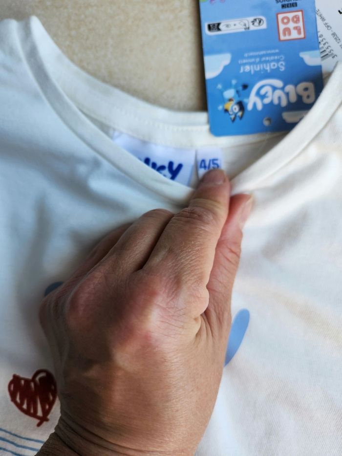 T-shirt Bluey taille 5 ans - photo numéro 2
