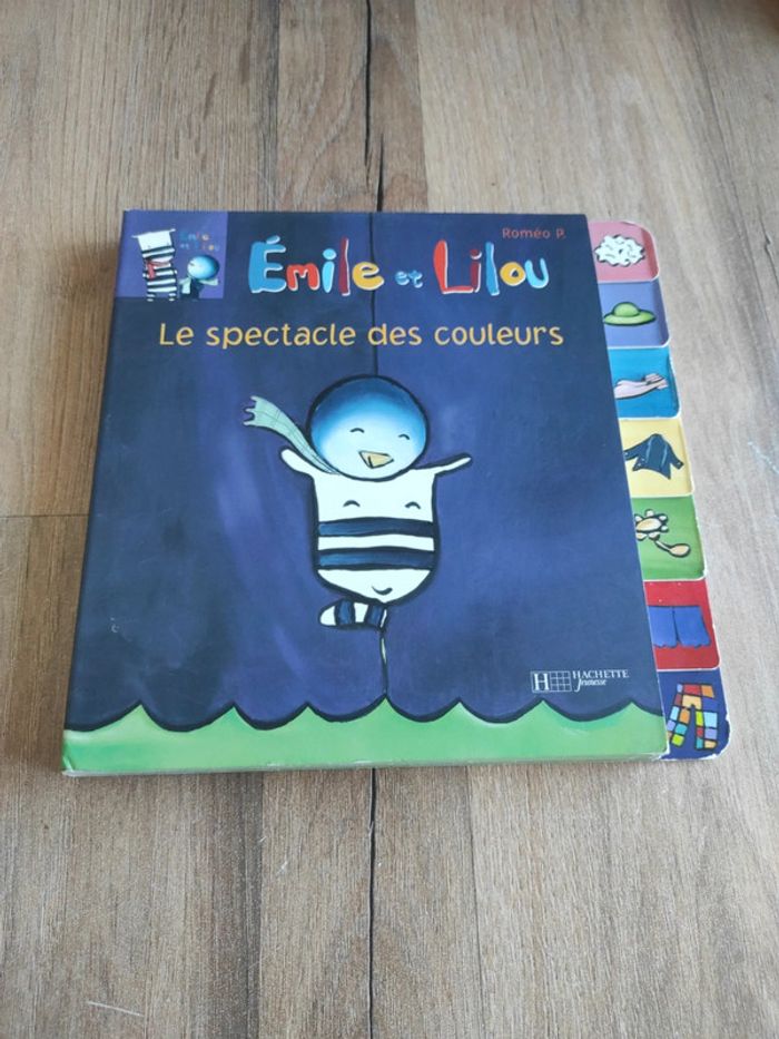Émile et Lilou le spectacle des couleurs