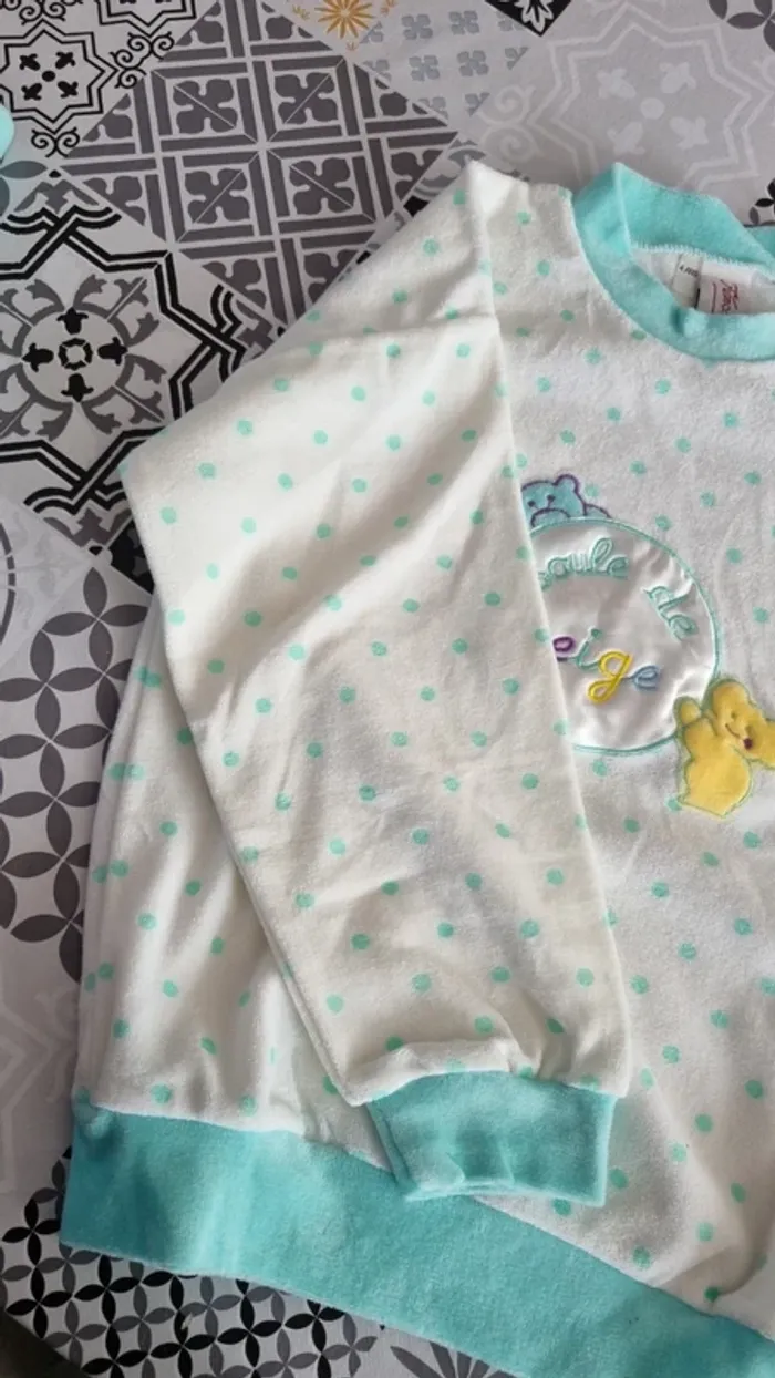 Pyjama taille 4 ans - photo numéro 6