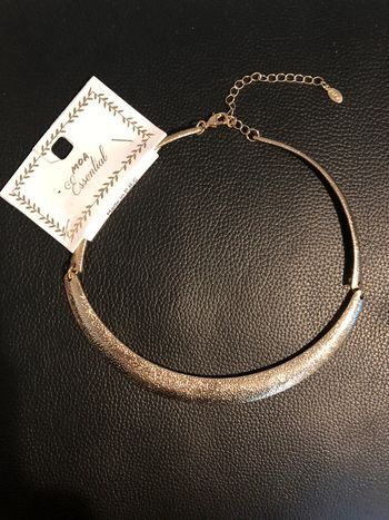 Collier ras du cou doré Moa