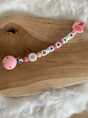 Attache-tétine en silicone personnalisée