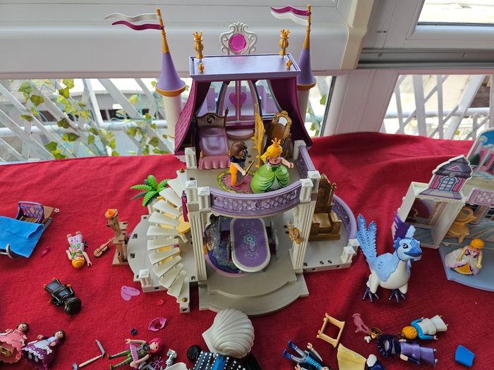 Lot château et princesses playmobil - photo numéro 2