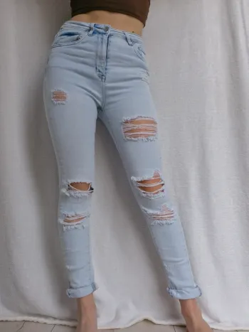 Jean skinny troué