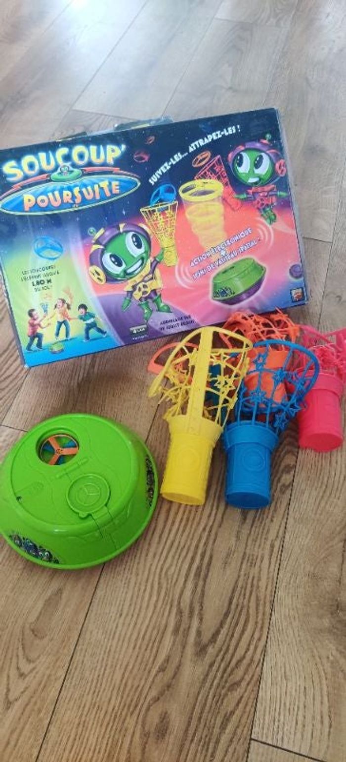Soucoup poursuite jeu d'adresse
