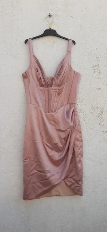 Robe rose taille S décolletée